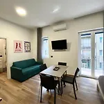 Апартаменты Dimore Urbane - Contemporary Living Салерно