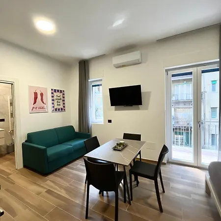 Апартаменты Dimore Urbane - Contemporary Living Салерно